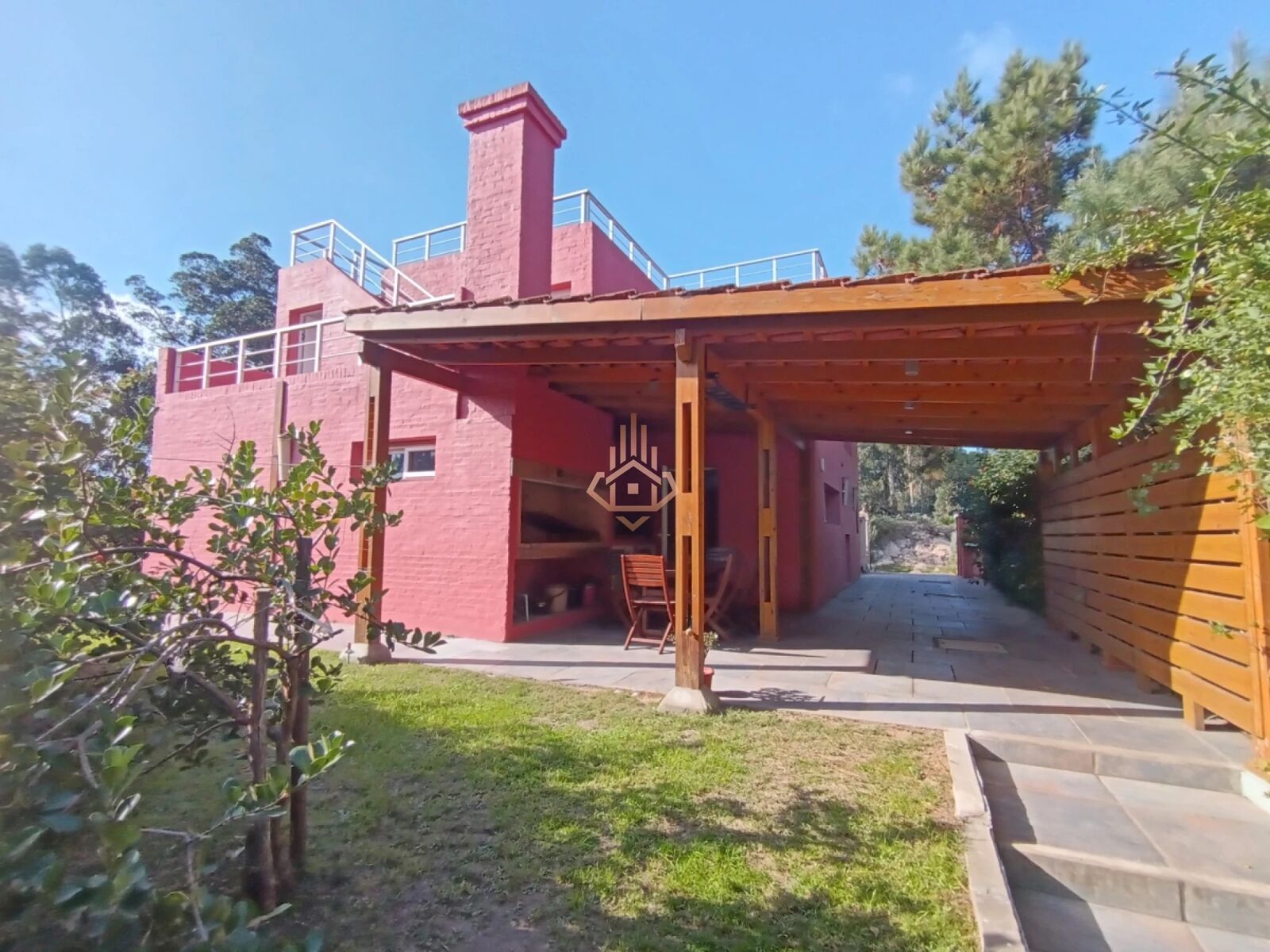Ocean Park Home with Guest House — photo 1 of 6