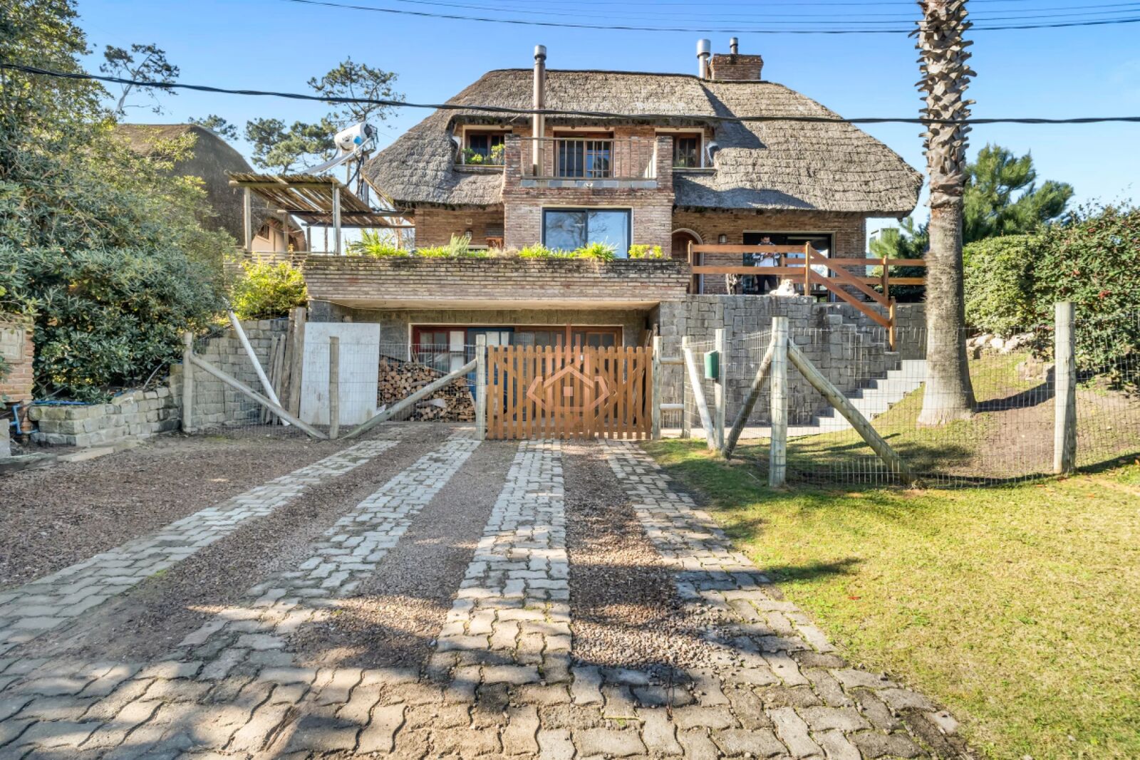 Coastal Home with Pool in Playa Mansa — photo 2 of 6