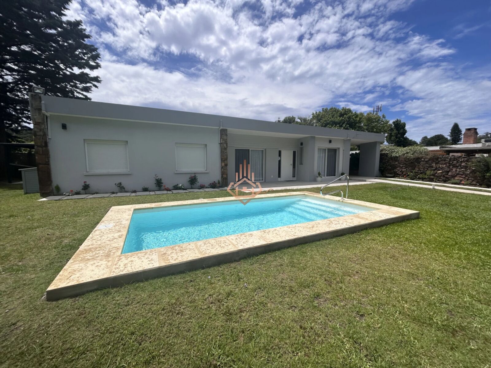 Pool House in Solanas — photo 1 of 5